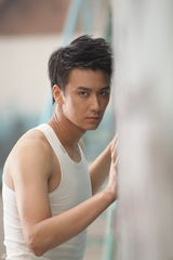 组图：巫迪文EP写真曝光 大方裸露“健康男色”