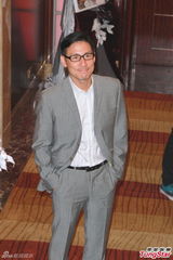 组图：曾志伟小儿子大婚众星捧场 现场豪送钻石