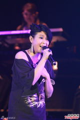 组图：刘若英分享爱情体会 自曝恋爱失败多次