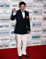 高清图：少女时代等出席首尔文化艺术大奖颁奖典礼