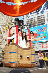 幻灯：F.I.R搭热气球 主唱满意男友阿沁身材