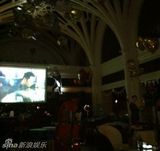 组图：黄晓明开生日派对 变身蝙蝠侠