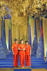 组图：谭晶李永波李宁合作伦敦奥运会战歌