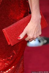 高清组图：奥斯卡红毯简-西摩红色闪片裙光彩照人