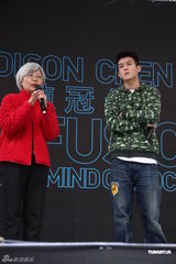 高清组图：陈冠希发新碟 不求销量只望被倾听心声