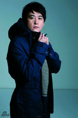 组图：刘小锋时尚写真曝光 神情内敛率真有型