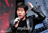 组图：孙艺珍薛景求出席新片《巨塔》发布会