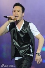 幻灯：中歌榜音乐节第四天 孙楠莫文蔚领万人合唱