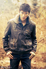 组图：宋珉宇力量写真演绎硬汉魅力