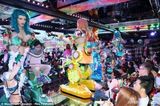 组图：东京新宿餐厅机器人神似朱莉