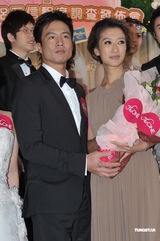 组图：谢婷婷安志杰甜蜜秀 对霆锋柏芝复合不表态