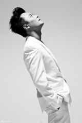 组图：赵会南全新黑白大片 神秘忧郁独具匠心