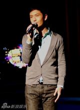 幻灯图：小S《康熙》无厘头访谈 摆S型色诱黄晓明