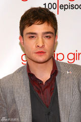 组图：《绯闻女孩》开播100集派对 主演盛装亮相