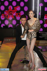 组图：萧淑慎一洗毒后形象 性感上阵皮鞭诱惑