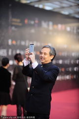 组图：群星亮相金像红毯 汤唯领衔众女星斗艳