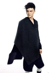 组图：耿笑博携新作出发歌坛 推出全新时尚大片