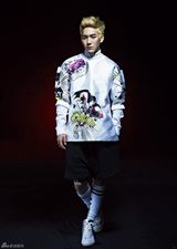 组图：NU'EST-M发写真 时尚帅气展潮范儿