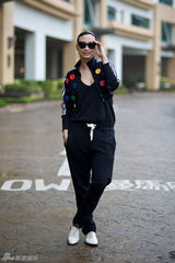 组图：徐濠莹李媛Cindy Ko新鲜街拍呈现