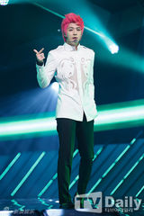 组图：SISTAR《MCountdown》夺冠 女团齐拼大腿