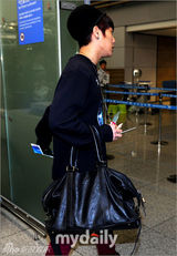 组图：少女时代东方神起等赴泰演出亮相机场