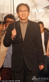 高清组图：金曲奖红毯星光熠熠 那英躲雨不顾形象