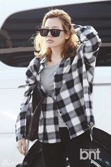 组图：少女时代飞新加坡开个唱 秋装时尚随性