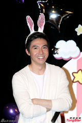 组图：俞灏明变萌兔挑逗粉丝 有望回归主持