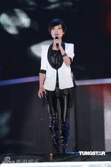 组图：王后驾到收官 谢霆锋李宇春孙燕姿热爆全场