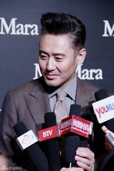 组图：“金鹰视帝”吴秀波绅士文艺范儿助阵品牌周年庆