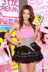 幻灯：周秀娜穿迷你短裙会粉丝 大派写真光盘