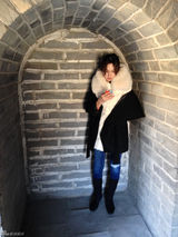 组图：《扫毒》变性人Poy北京首秀游览长城