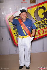 组图：香港演艺协会校服派对 女星制服诱惑