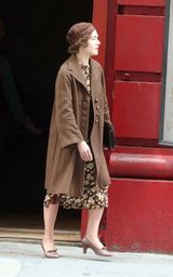 幻灯图：温丝莱特离婚后首部作品出演单身母亲