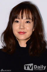 组图：林秀晶柳承龙等亮相青龙奖按手印活动