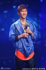 组图：《舞林大会》踢馆赛 “无腿舞后”征服全场