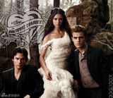 组图：《吸血鬼日记》主演性感登娱乐周刊封面