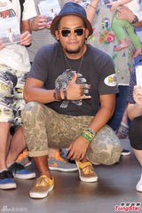 组图：张震岳不排除闪婚 本名海雅谷慕成专辑名