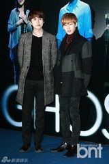 组图：银赫圭贤等出席音乐剧《Ghost》试演会