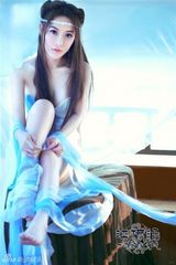 组图：江伊涵纯美写真出炉 古典气质美若仙子