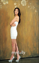 组图：韩星安慧京性感宣传个人写真集 曾赴泰国拍摄