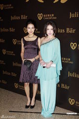 组图：李玟温碧霞出席慈善活动 闻梁洛施分手感惊讶