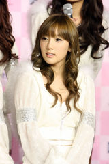 高清图：少女时代倾情开唱 载歌载舞活力四射