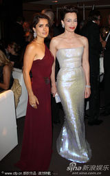 幻灯图集：戛纳开幕晚宴 萨尔玛-海耶克红裙秀香肩 