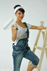 幻灯图：邓家佳拍摄广告 严寒璀璨绽放 