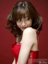 日本女优杉本有美写真 火红胸衣妖媚勾人