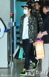 组图：SJM与CNBLUE结束中国行返韩倦容满面