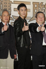 组图：阮经天代言机车 新片搞神秘不知女主角