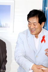 组图：王宝强成预防艾滋病关爱大使 回顾打工经历