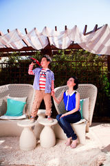 组图：王艳携子登封面分享亲子秘诀